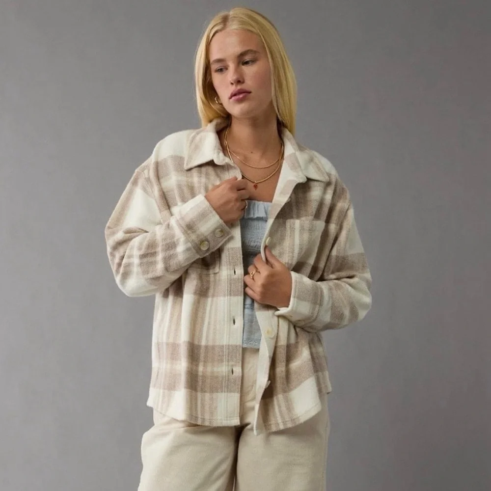 AE American Eagle Fleece Plaid Shacket Beige S - Picture 3 of 9